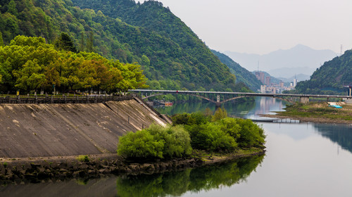  桐庐2日游>瑶琳仙境赏千姿百态洞穴奇观 登大奇山赏红叶 观富春江