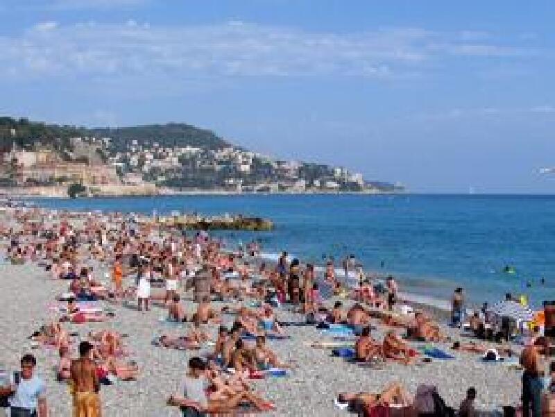 尼斯哪里好玩_法国尼斯海滩怎么样_尼斯海滩