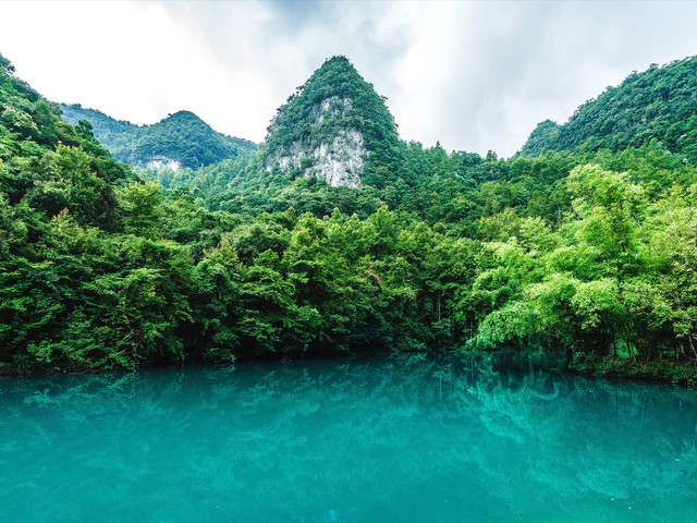 西南旅游 贵州旅游  景点 · 黔南鸳鸯湖 黔南鸳鸯湖在小七孔风景区