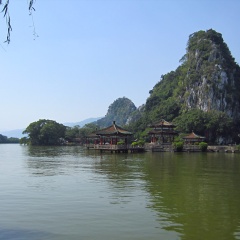 七星岩