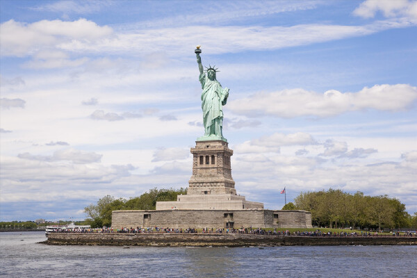 四月去自由女神像必备物品_四月去自由女神像