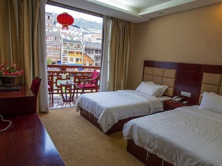 组团去凤凰古城_凤凰古城游跟团多少钱_凤凰古城旅游双飞价格
