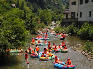  天台山国清寺-龙穿峡-小黄山漂流2日游>宿农家乐