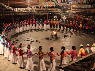 麗江瀘沽湖旅游團(tuán)報(bào)價(jià)2021_麗江瀘沽湖旅游報(bào)團(tuán)價(jià)格_報(bào)團(tuán)去麗江瀘沽湖多少錢(qián)