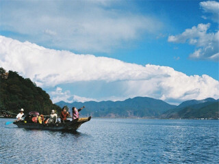 出发到泸沽湖旅游_泸沽湖七日游_包团泸沽湖旅游价格