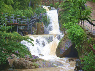  余杭-山沟沟景区-彩虹谷自驾2日游>宿余杭黎鹰乡村牧场酒店