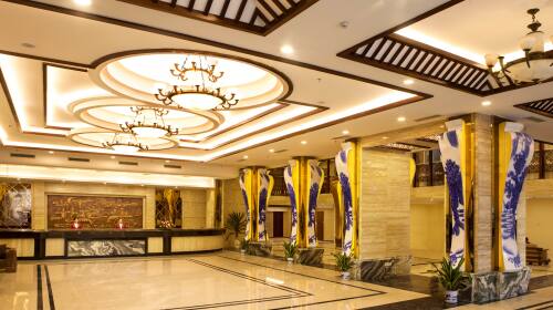 <桂林阳朔-尧山-刘三姐景观园-漓江-虞山公园高铁3日游