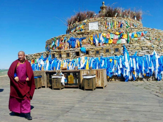 是以复原十三世纪时期蒙古族生活场景,突显蒙古族原始宗教信仰以及