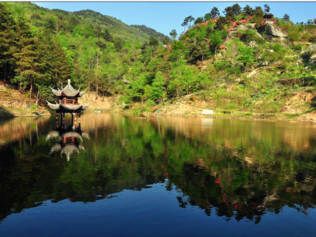  白云深处清凉寨-木兰草原2日游>迎着阳光撒欢去