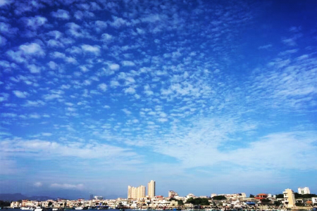 <惠州双月湾2日游>高性价比，住宝安虹海湾主楼海景房（旗舰酒店），含自助早餐，房间带浴缸，无边际泳池，0距离海景