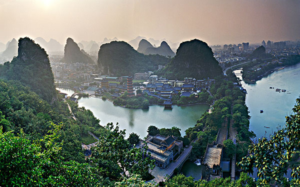 桂林-漓江-阳朔-冠岩-南溪山-双卧6日游>天天发团,宿1晚阳朔,往返z