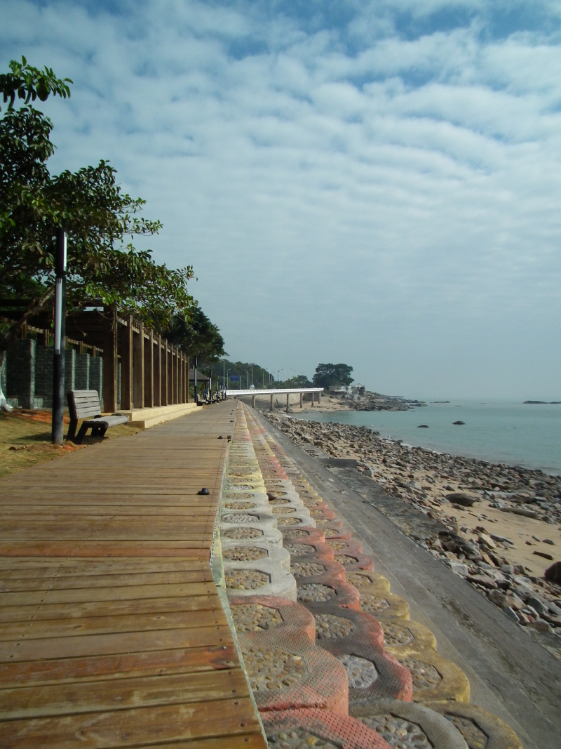 环岛路海边栈道          