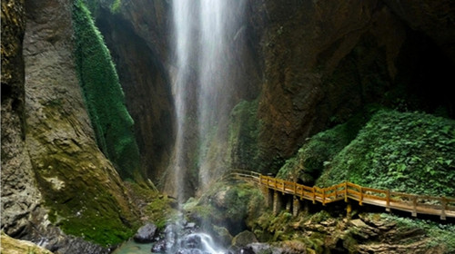 龙水峡地缝景区