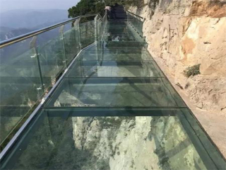 报团到云台山-龙门石窟-少林寺旅游_春节期间去云台山-龙门石窟-少林寺旅游_跟团到云台山-龙门石窟-少林寺旅游多少钱