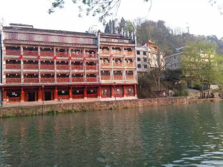 湖南鳳凰古城旅行團(tuán)_湖南鳳凰古城旅游最佳路線_湖南鳳凰古城旅游一次多少錢