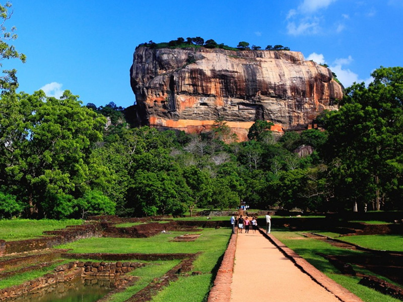 狮子岩,斯里兰卡斯基里亚(sigiriya)的巨岩王朝(又称之为狮子岩