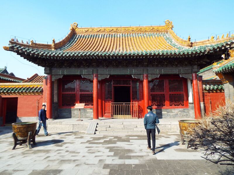 迪光殿为三开间歇山顶,与颐和殿为同一样式