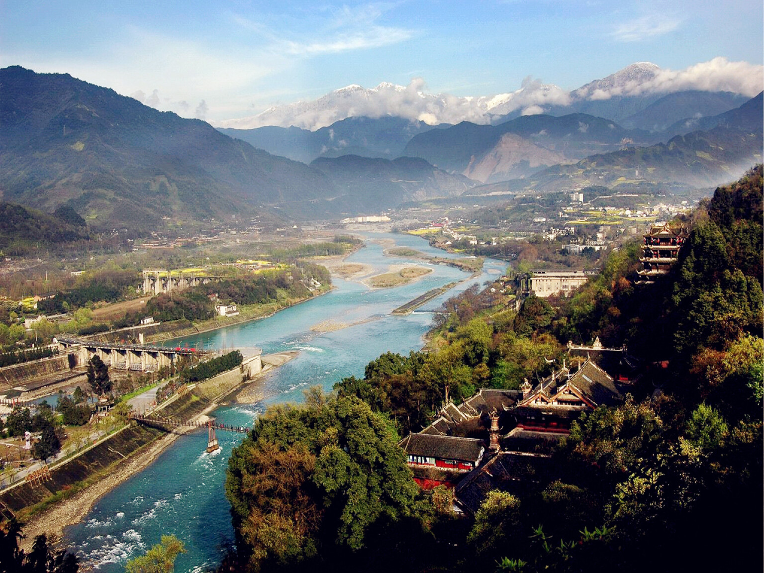 黄龙溪古镇-乐山大-峨眉山-都江堰双汽3日游游休闲,享美食,看国宝