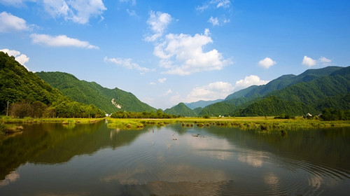  神农架-大九湖湿地-高峡平湖号游船3日游>船进神农架