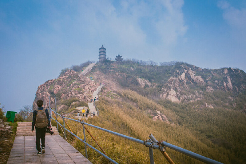 烟花三月,郁见圌山