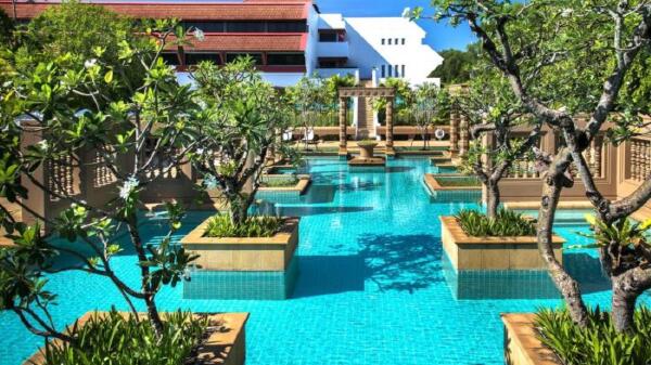 [暑期特价]<柬埔寨吴哥艾美酒店4晚6日自助游>入住距吴哥窟最近酒店，连住赠送国际自助晚餐，深圳出发