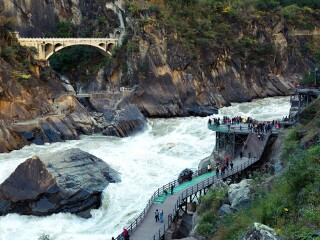 云南香格里拉游跟團(tuán)多少錢_云南香格里拉旅游價(jià)格_2021去云南香格里拉跟團(tuán)多少錢