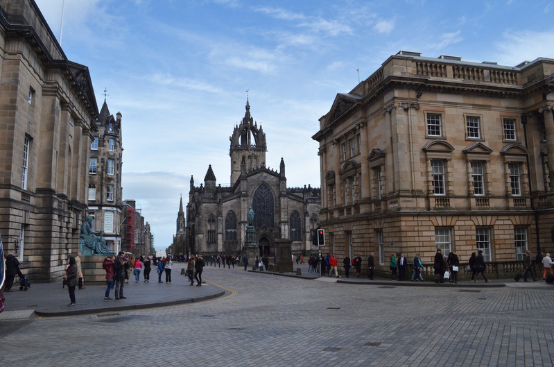 爱丁堡是苏格兰的首都,英国最美丽的城市