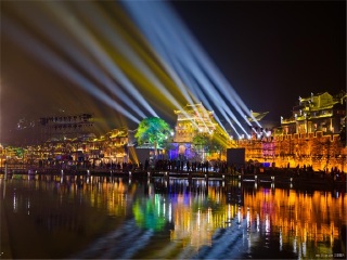 湖南張家界游跟團多少錢2021_湖南張家界特價旅游團報價_湖南張家界最適合旅游的季節(jié)