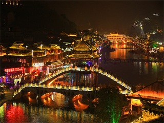 湖南張家界游跟團多少錢2021_湖南張家界特價旅游團報價_湖南張家界最適合旅游的季節(jié)