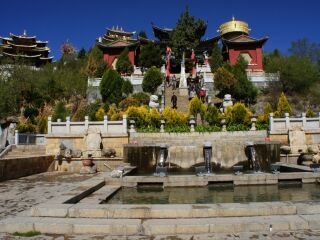 云南香格里拉游跟團(tuán)多少錢_云南香格里拉旅游價(jià)格_2021去云南香格里拉跟團(tuán)多少錢
