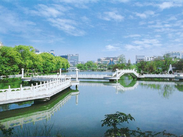 桂林旅游人口_桂林旅游学院(3)
