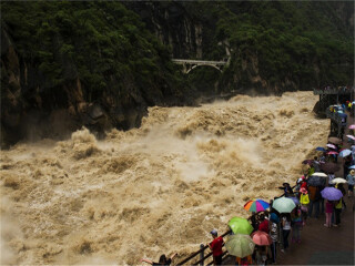 去云南香格里拉旅游怎么走_(dá)去云南香格里拉旅游多少錢_云南香格里拉自由行還是跟團(tuán)好