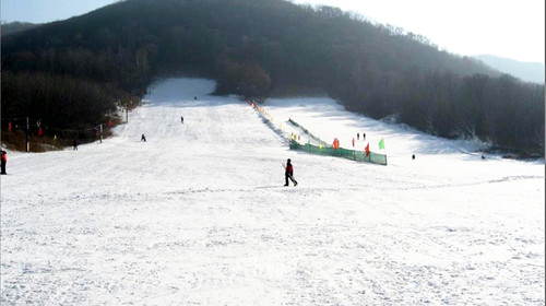  玉泉滑雪场1日游>滑雪,就在玉泉