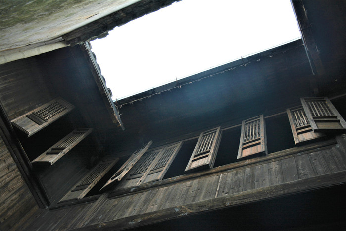 婺源江湾p124:徽派建筑中的天井是整座房屋主要的 采光处