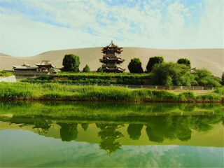 过年去额济纳旗胡杨林旅游团_额济纳旗胡杨林七日游_几月份去额济纳旗胡杨林旅游好