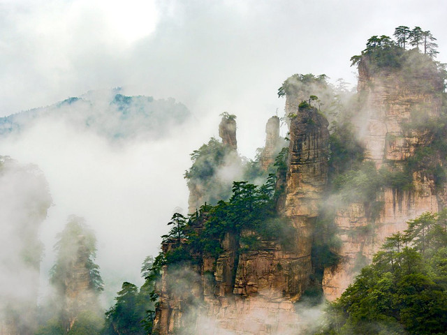 杨家界 位于张家界西北部,北邻天子山,是武陵源风景