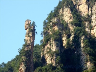 張家界天門山玻璃棧道2人旅游需要多少錢_張家界天門山玻璃棧道游 旅行團_旅游團張家界天門山玻璃棧道