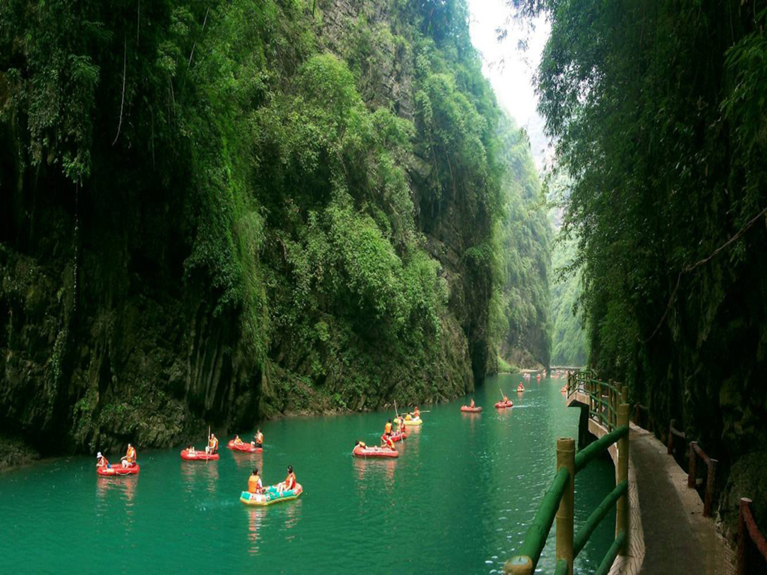  彭水-阿依河峡谷漂流2日游>含阿依河上段漂流,激情漂流,激情篝火晚会