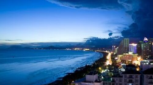 三亚20年GDP_三亚20年老照片(2)