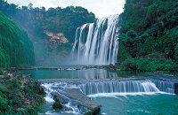 观赏黄果树瀑布