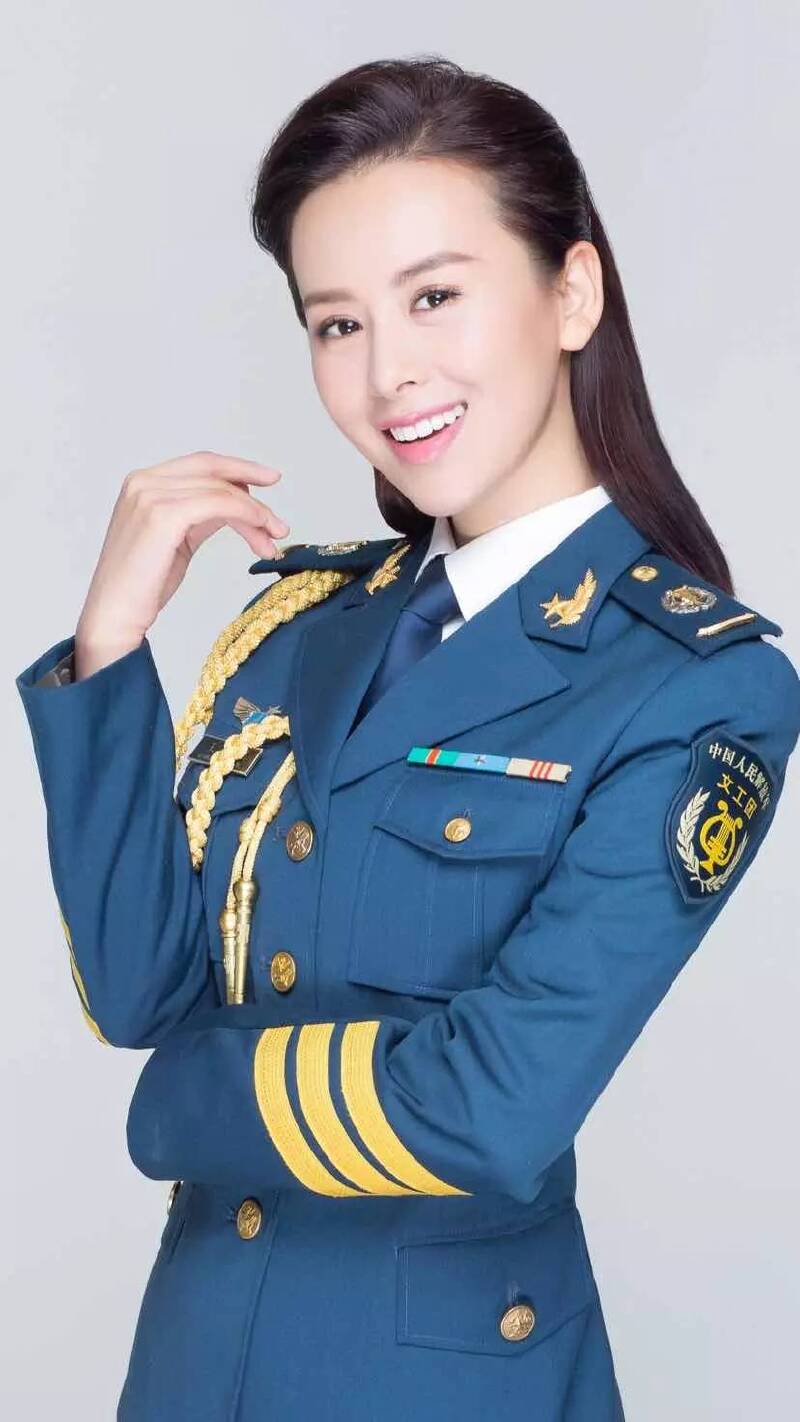               王雅洁