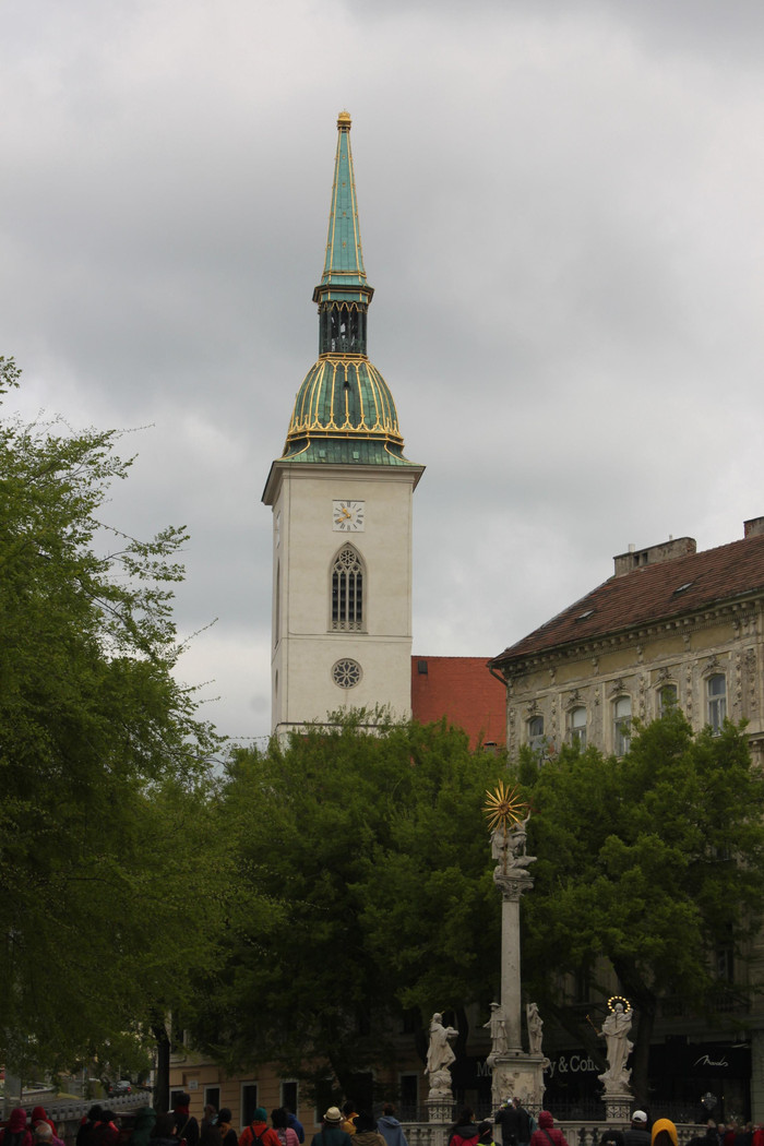 维也纳乘车行一个小时左右到达斯洛伐克首都布拉迪斯拉法(bratislava)