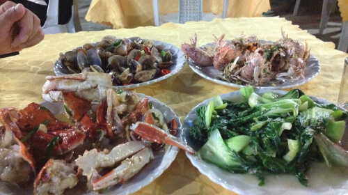 海鲜为主,午餐自理方式推荐 1,最省时省钱的方法:由导游代订旅游团餐