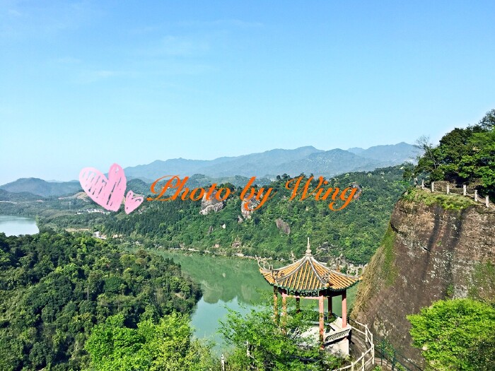 万丈岩
