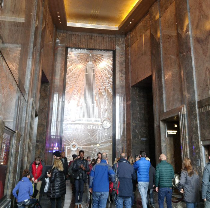 帝国大厦的电梯:1920年代科技巅峰之作:直接送上80层