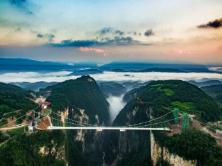 張家界玻璃棧道旅行團旅游報價_暑假張家界玻璃棧道游價格_深圳到張家界玻璃棧道旅游報價