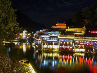 張家界自由行旅游團(tuán)_組團(tuán)去張家界_去張家界靠譜的旅行團(tuán)