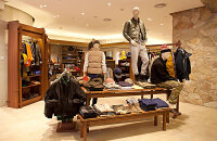 去凯撒大街购物