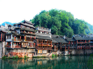 湖南張家界旅游團(tuán)報(bào)價(jià)2021_去湖南張家界游要多少錢_到湖南張家界旅游