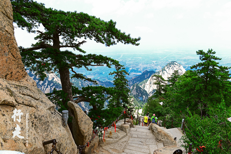 行摄于华山之巅,只为俯瞰悬崖绝壁中的最美风景